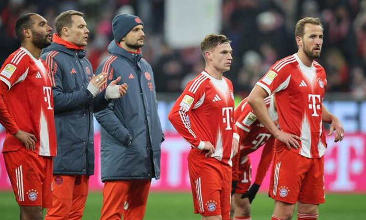 Augsburg hand Bayern Munich first Bundesliga defeat since March