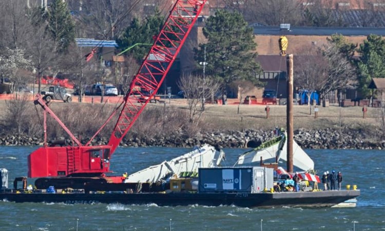 US probe to determine cause of 2025 DC air collision