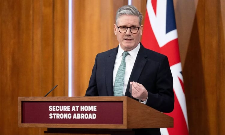 Starmer heads to China to defend 'pragmatic' partnership