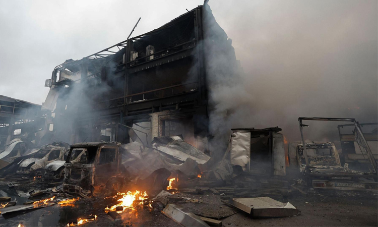 Fresh Russian strikes kill three in Ukraine