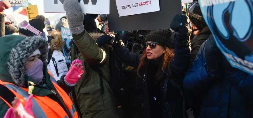 Immigrant students in Minneapolis turn to remote learning