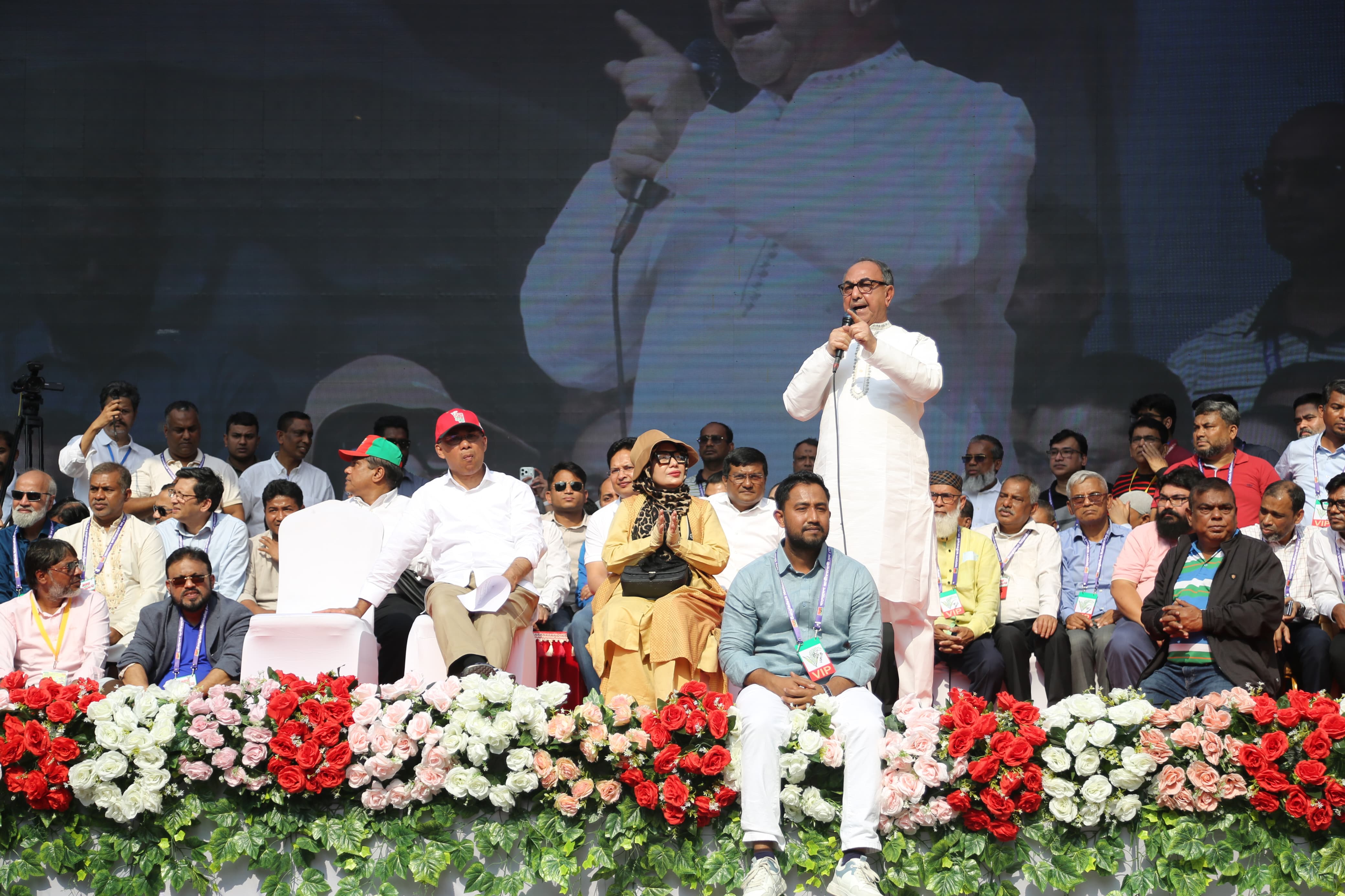 Mirza Abbas calls for resisting plot centering polls