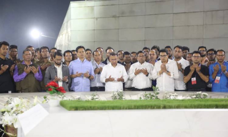 Tarique Rahman concludes election campaign by visiting parents' graves