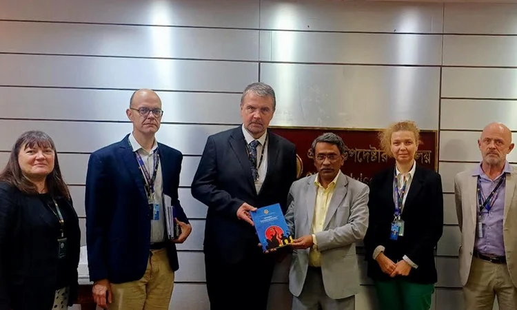 EU polls observation team meets Ali Riaz