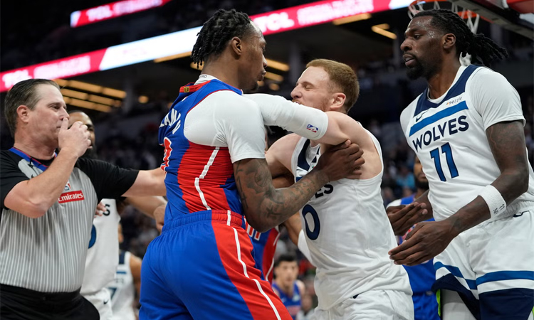 Basket-brawl as five ejected in Pistons-Hornets clash