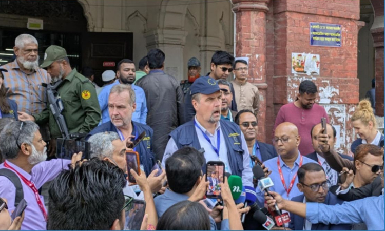 EU observer notes positive voter participation