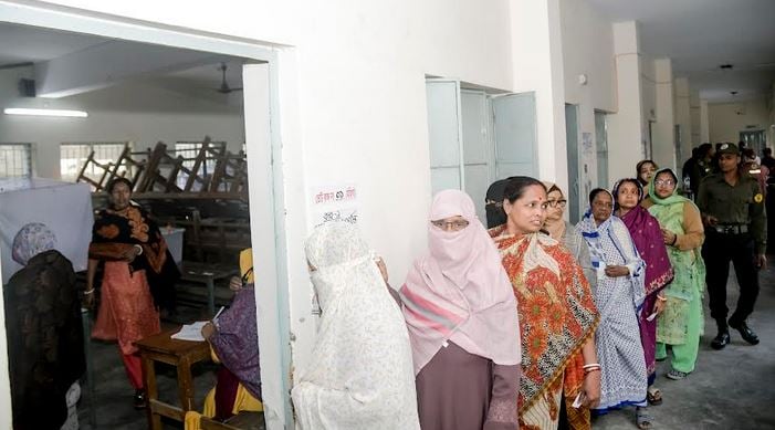 Young, women and minority voters make notable presence in Khulna