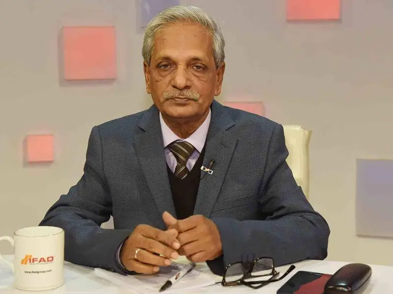 Nitai Roy exchange views with officials at Cultural Ministry