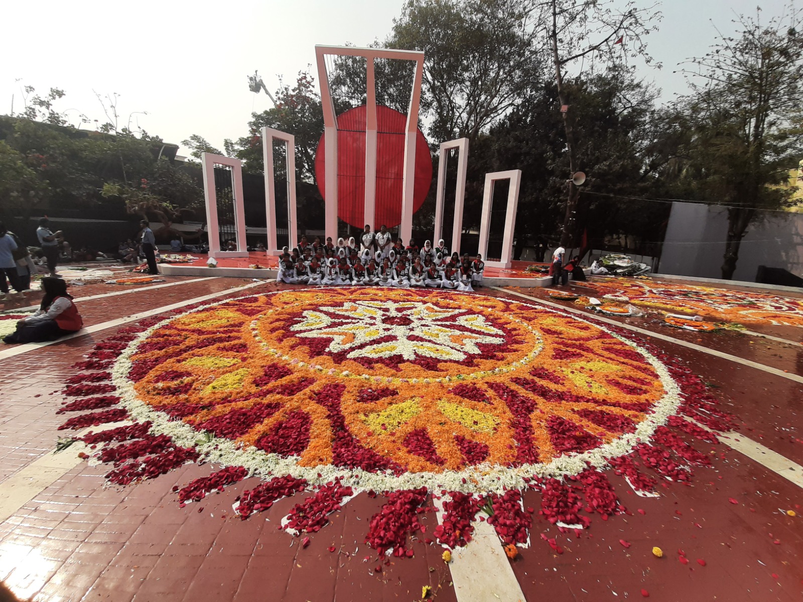 Nation pays homage to language martyrs at Shaheed Minar