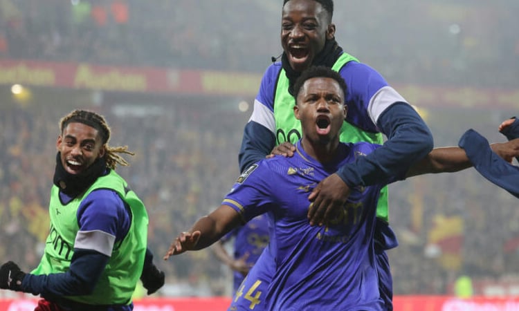 Lens lose, giving PSG chance to reclaim Ligue 1 lead