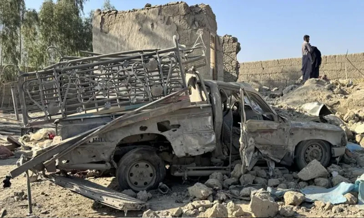 Pakistan launches deadly strikes in Afghanistan