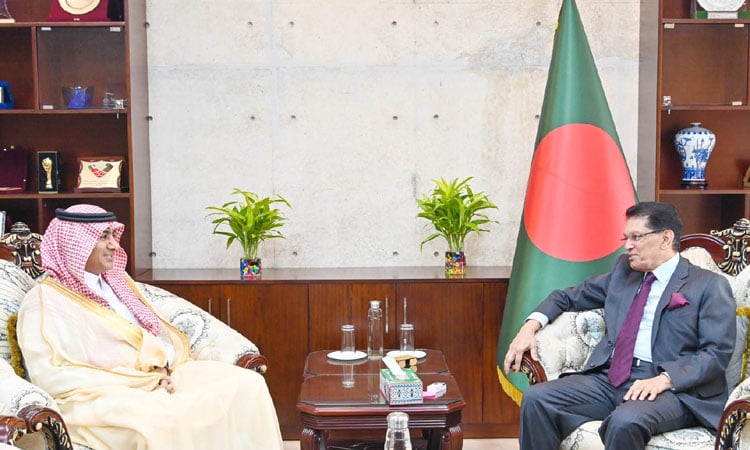 Foreign Minister sees vast scope in Dhaka-Riyadh ties