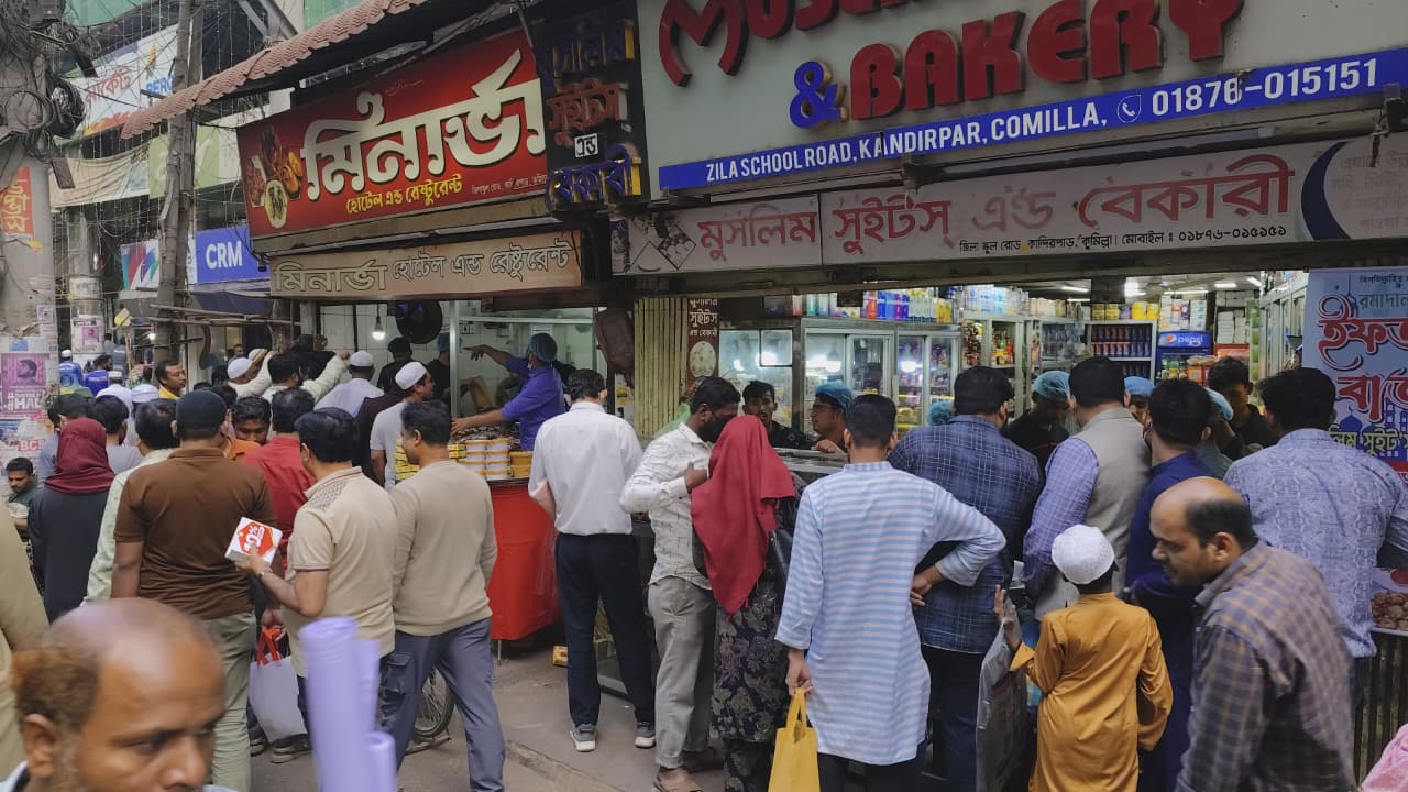 Halim, Mashkalai, Shahi Jalebi top demand in Cumilla’s iftar markets
