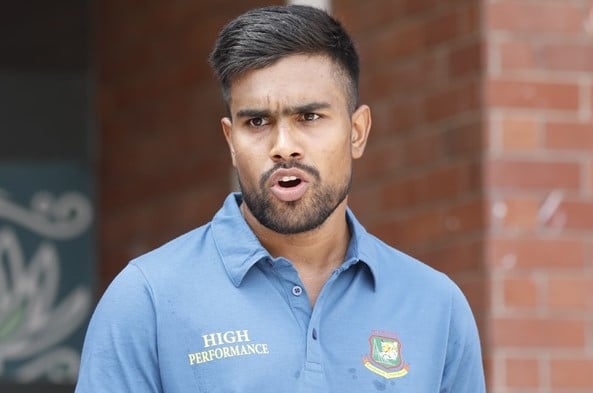 Akbar blitz lights up BCL one-day opening day