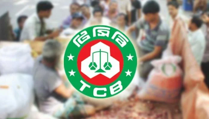 Crowds throng TCB trucks for subsidised essentials in Rajshahi