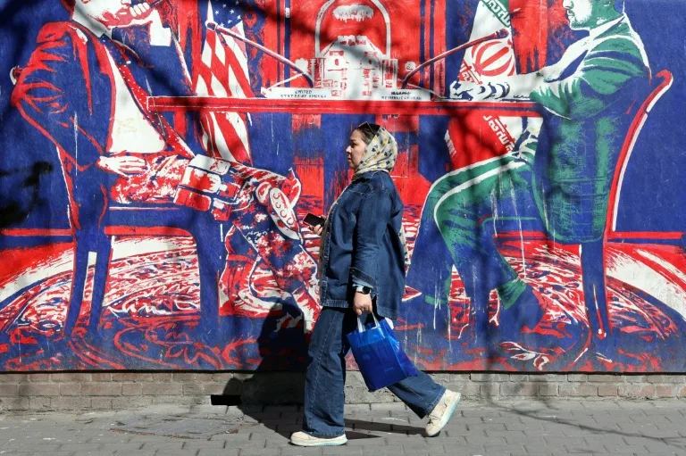 Asian markets fluctuate after healthy week of tech gains