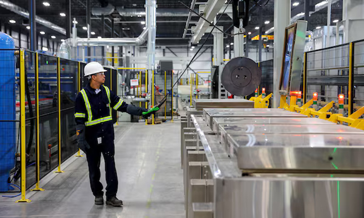 Canada economy contracts in final quarter of 2025