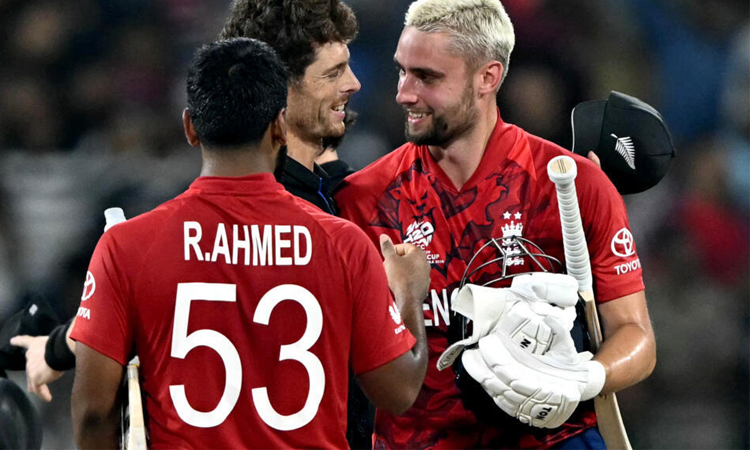 Spin-heavy England restrict New Zealand to 159-7 in Super Eights