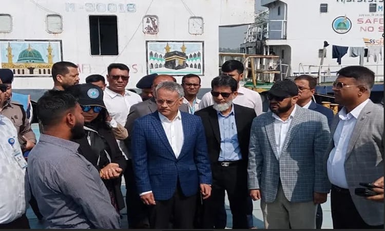 Shipping minister orders action over delayed food grain unloading