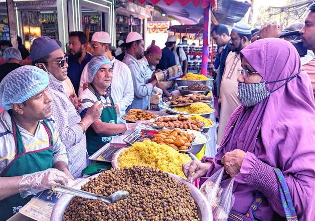 Rangpur Iftar market bustling since the first day