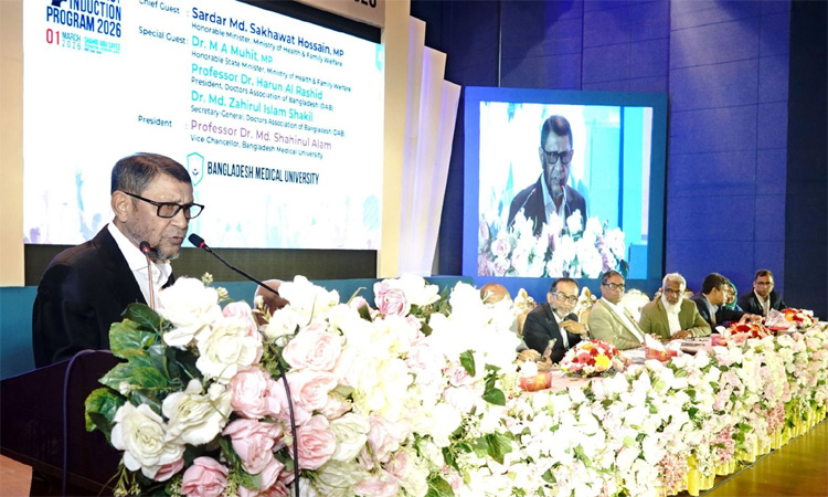 Health minister urges doctors to show compassion toward patients