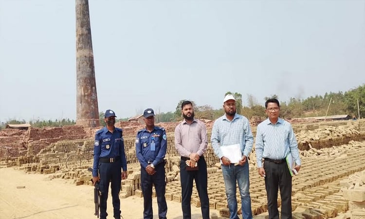 Raid on illegal brick kiln in Naikhongchari, owner fined Tk 2 lakh
