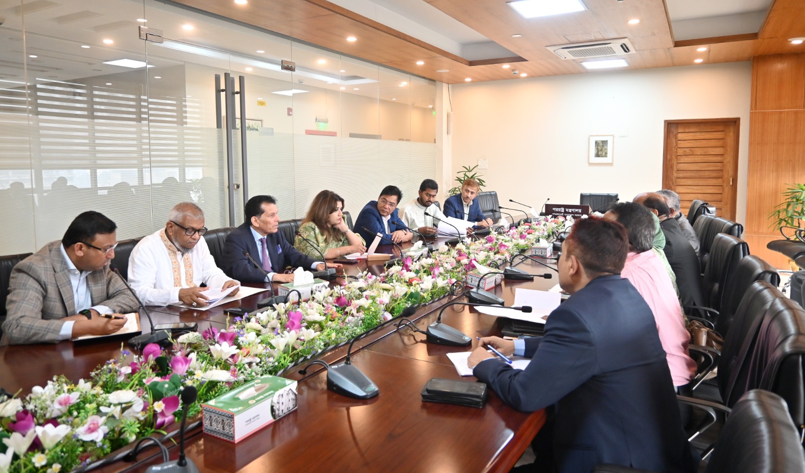 Inter-ministerial meeting reviews Middle East situation