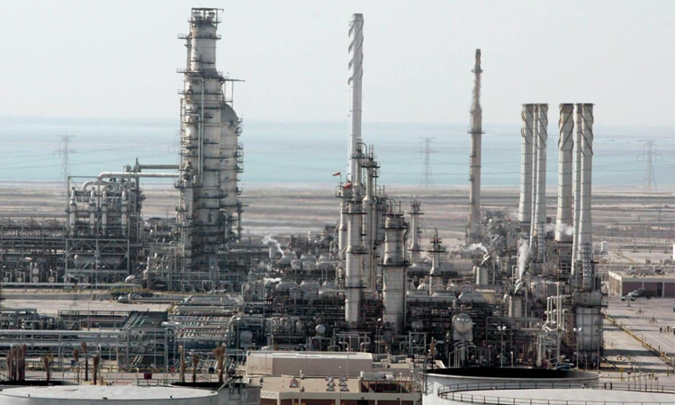 Oil prices inch higher in early Asian trade