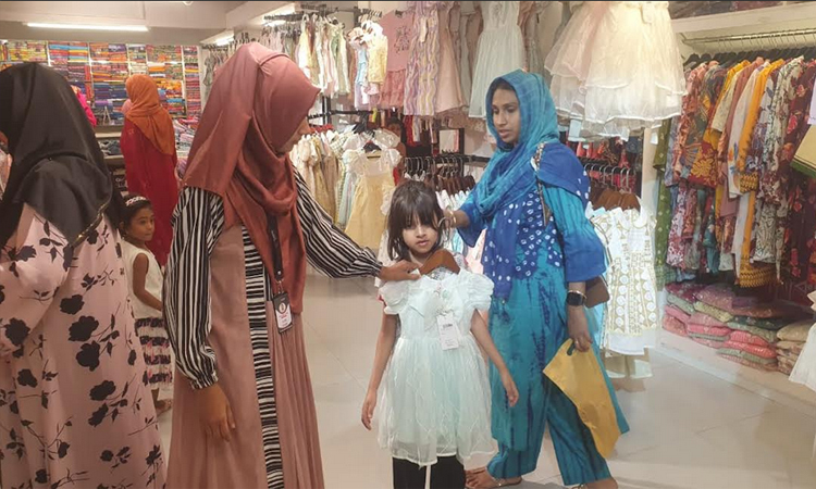 Eid shopping gained momentum in Rajshahi shopping malls