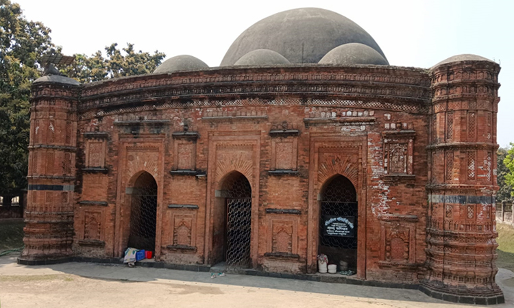 Khania Dighi Mosque in C'nawabganj: a 500-year-old witness to history