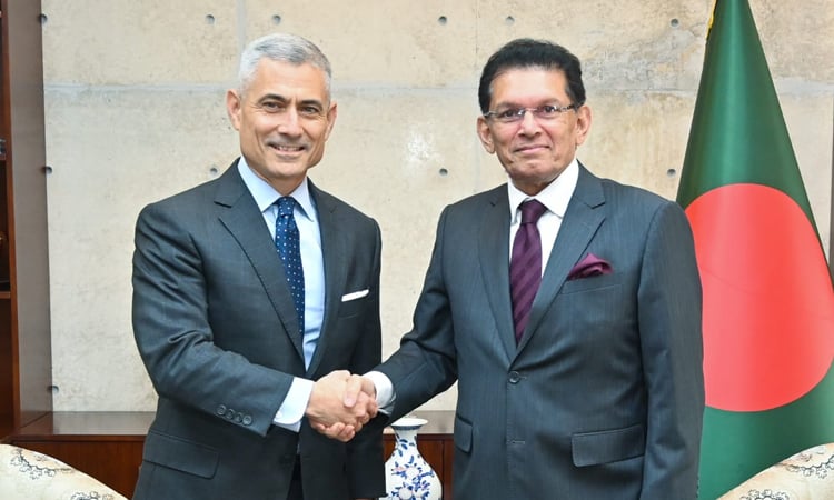 Khalilur urges dialogue to resolve conflicts during Kapur meeting