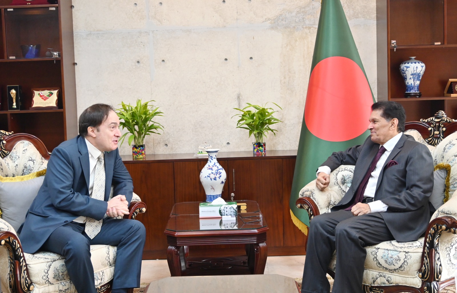 Bangladesh seeks Argentina’s support for UNGA presidency bid
