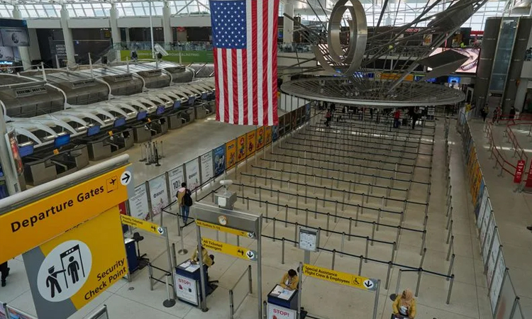 US says first charter flight takes Americans from war