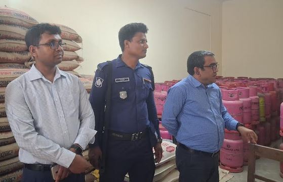 Four shopkeepers fined for preparing food in unhygienic condition