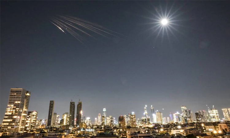 Israel army says Iran using cluster munitions