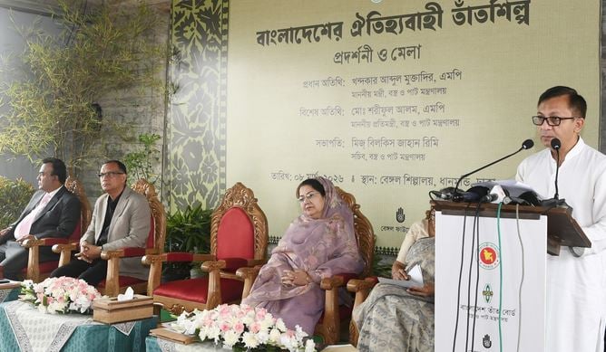 Proper marketing an urgent to explore handloom potential: minister