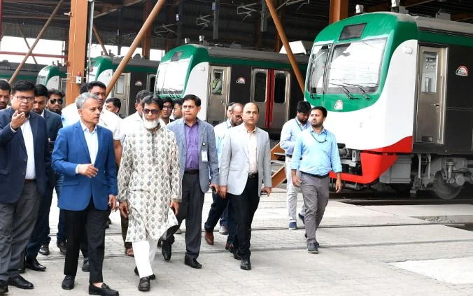 Metro rail a successful, commuter-friendly project: minister
