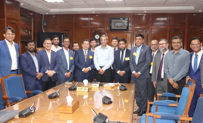 ICMAB team calls on BB chief 