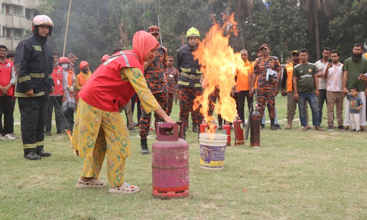 Earthquake, fire safety exercise held in city  