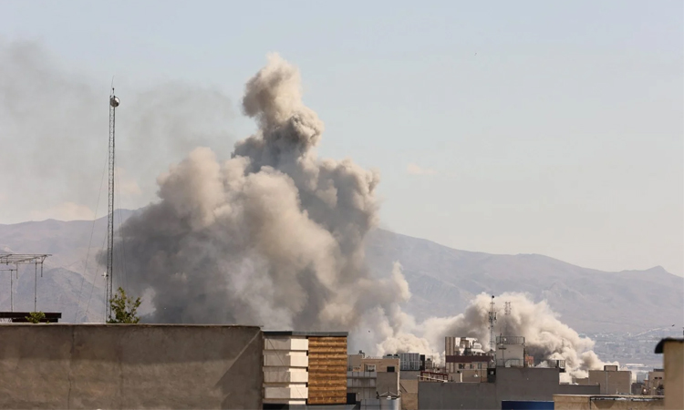 Israel strikes Iranian launcher after missile barrage