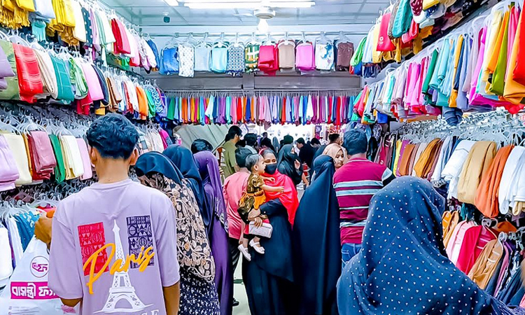 Feni bustles with Eid shopping frenzy