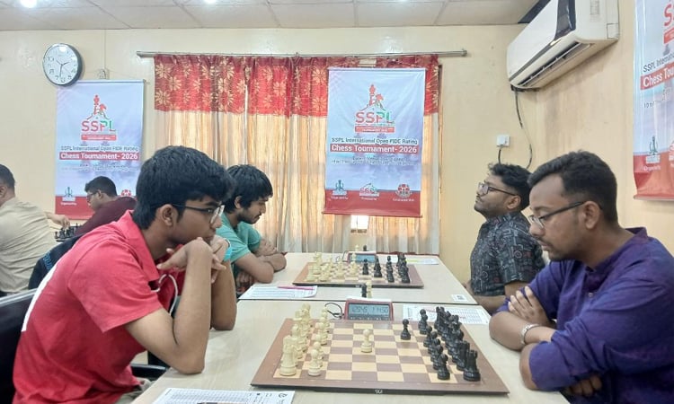 Five players share lead after third round 