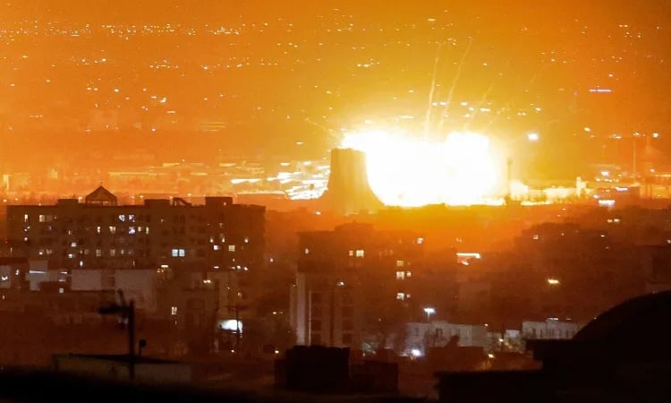 Few easy ways out for US as war with Iran drags on