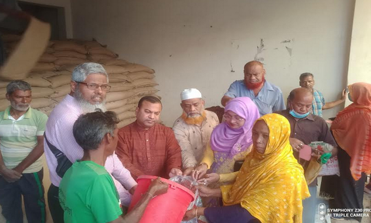 Natore municipality launches Eid VGF rice distribution program