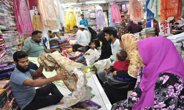 Barishal markets bustle with Eid shoppers in final days of Ramadan