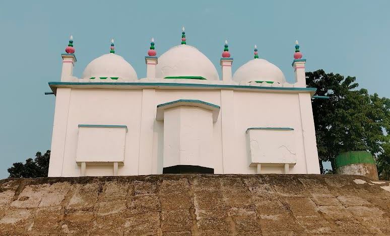 Preservation of historic Hurar Kanda Mosque in Sunamganj demanded 