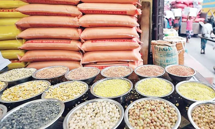 Adequate import, smooth supply help keep commodity market stable in Ctg