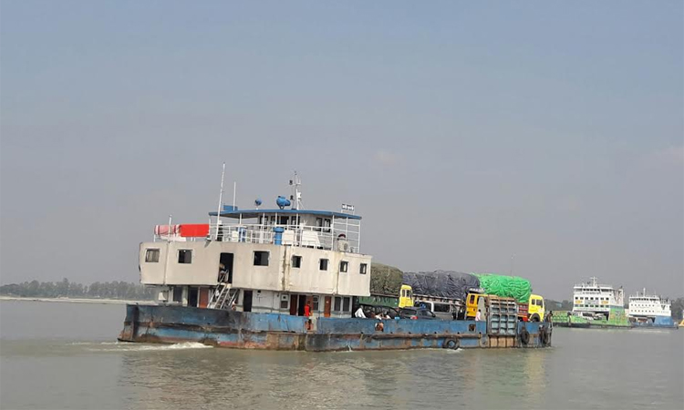 Ferry services on Paturia-Daulatdia route resume after 1.15 hrs