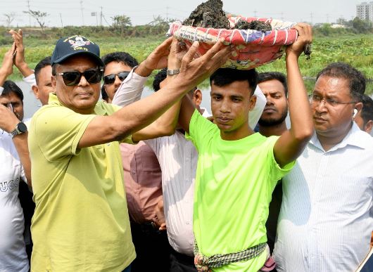 Telecom minister inaugurates re-excavation of Gacha canal in Gazipur