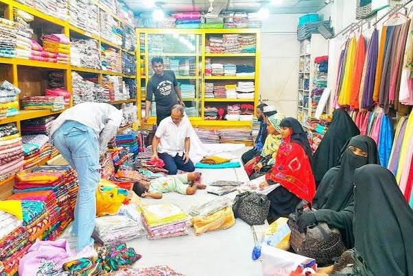 Eid shopping gets momentum in Lalmonirhat 